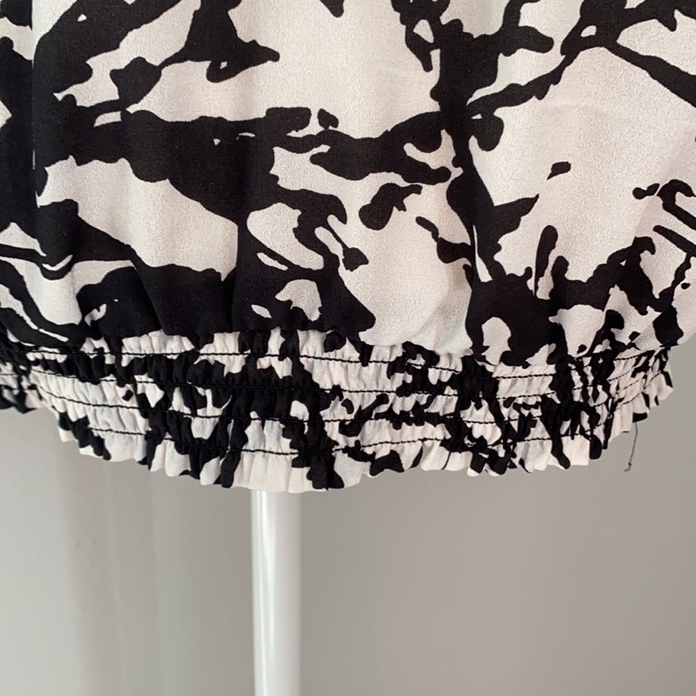 Black Rainn Blouse - Picture 4 of 8